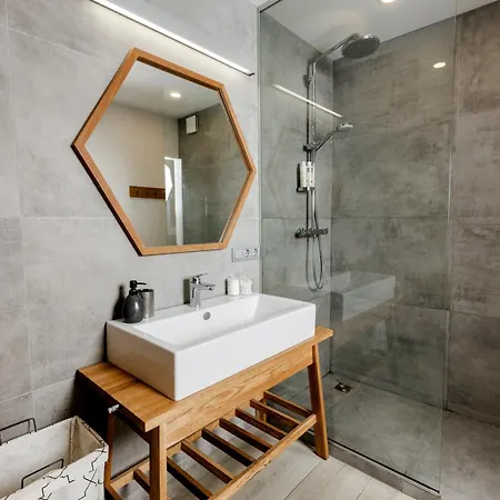 Modern And Spacious Loft Type 8 With Free Private Parking By 