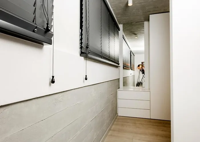 Daire Modern And Spacious Loft Type 8 With Free Private Parking By 