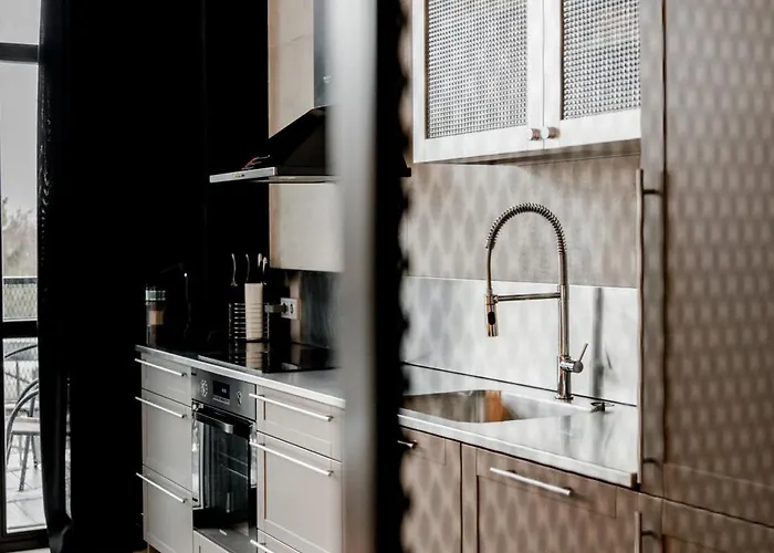 Daire Modern And Spacious Loft Type 8 With Free Private Parking By 